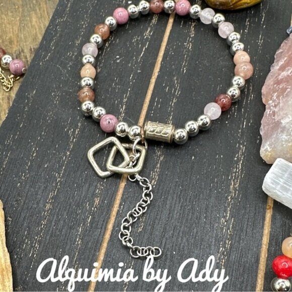 Pink gemstones beaded charm adorned bracelet - Picture 1 of 1